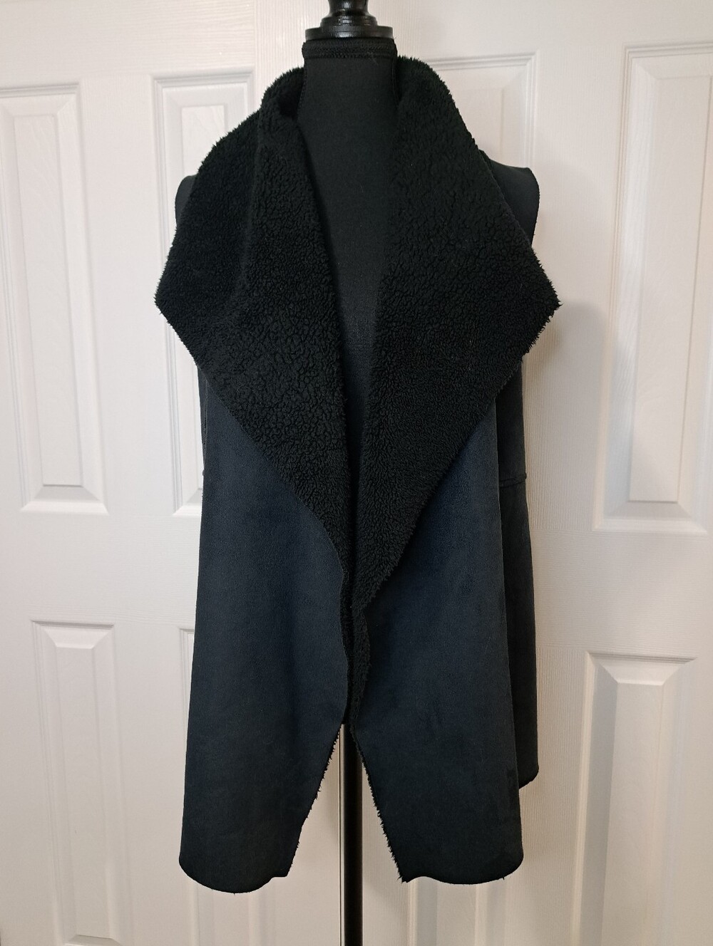 Nordstrom Rack Black Faux Suede Draped Vest Womens Size XL Classic Shearling
